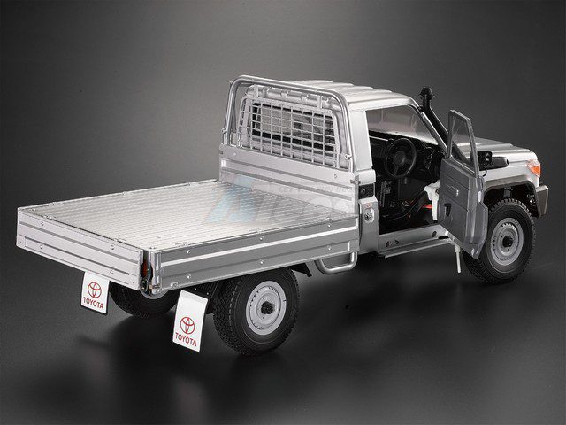 ชุดแต่งบอดี้แข็ง KB/48667 : Killerbody กระบะท้ายเปิดได้ 3 ด้านสำหรับ Toyota LC70 - Image 2