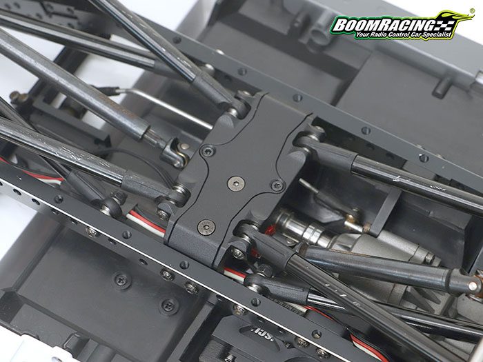 แชสซีส์ BRX020020 : Boom Racing แผ่นกันกระแทกกลางรถอะลูมิเนียมแบบ High Clearance พร้อมจุดยึดลิงก์ และแผ่นสแตนเลส สำหรับ BRX02 Link (BR8004), BRX01 และ BRX01 AWB Link – Boom Racing BRX02 - Image 5