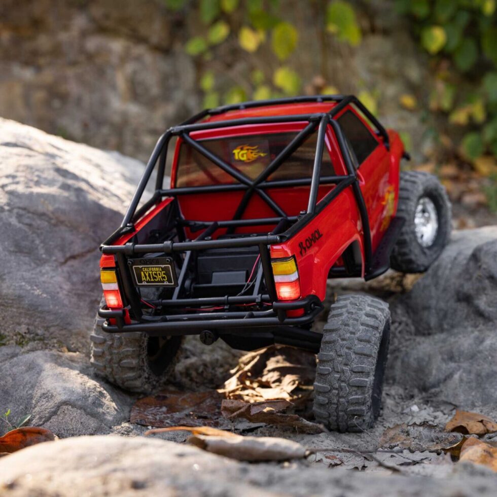 รถสเกลพร้อมเล่น AXI-2062T2 : AXIAL รถสเกล 1/10 SCX10 III 1987 Toyota SR5 4x4 RTR (มอเตอร์ Brushed) สีแดง - Image 10